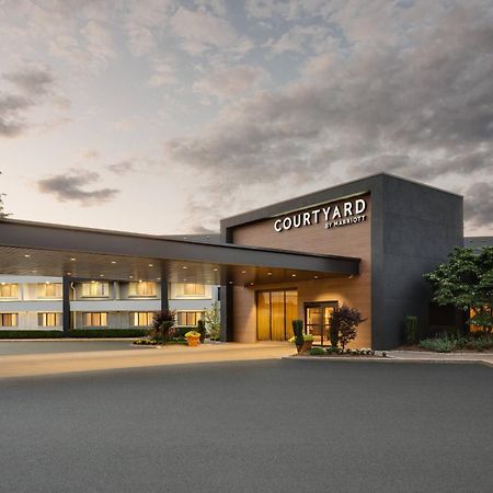 Отель Courtyard Hartford Кромвель Экстерьер фото