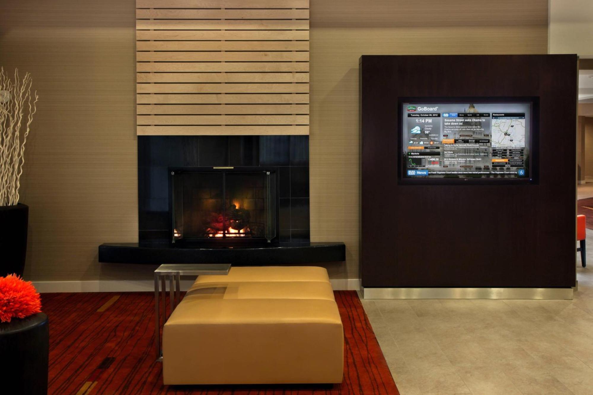 Отель Courtyard Hartford Кромвель Экстерьер фото