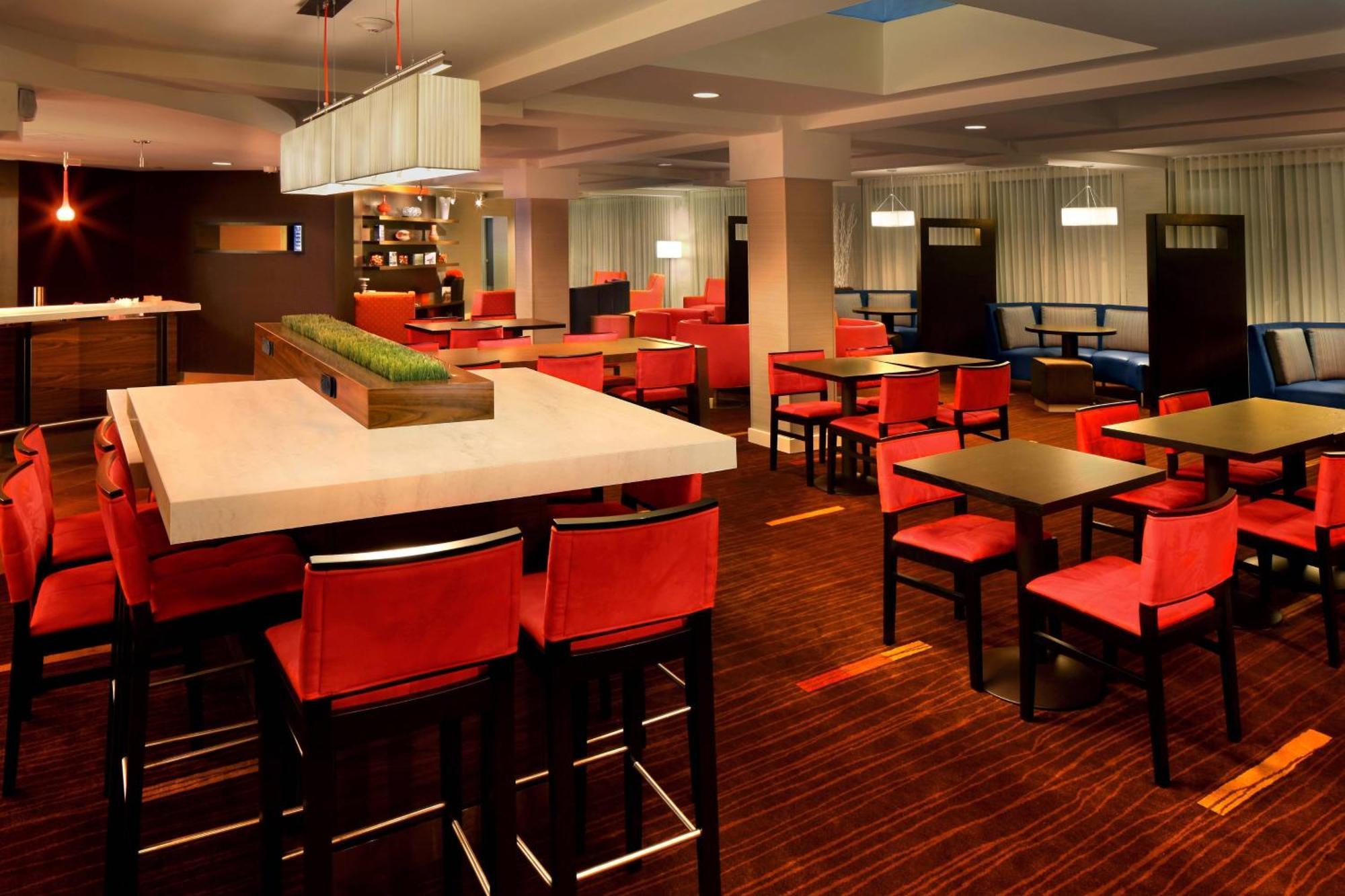 Отель Courtyard Hartford Кромвель Экстерьер фото