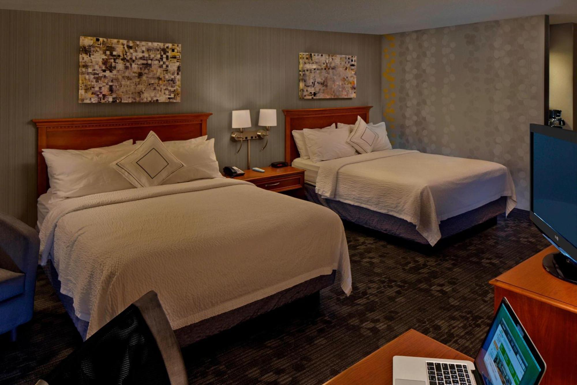 Отель Courtyard Hartford Кромвель Экстерьер фото