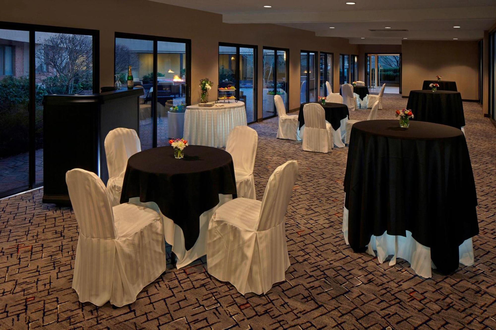 Отель Courtyard Hartford Кромвель Экстерьер фото