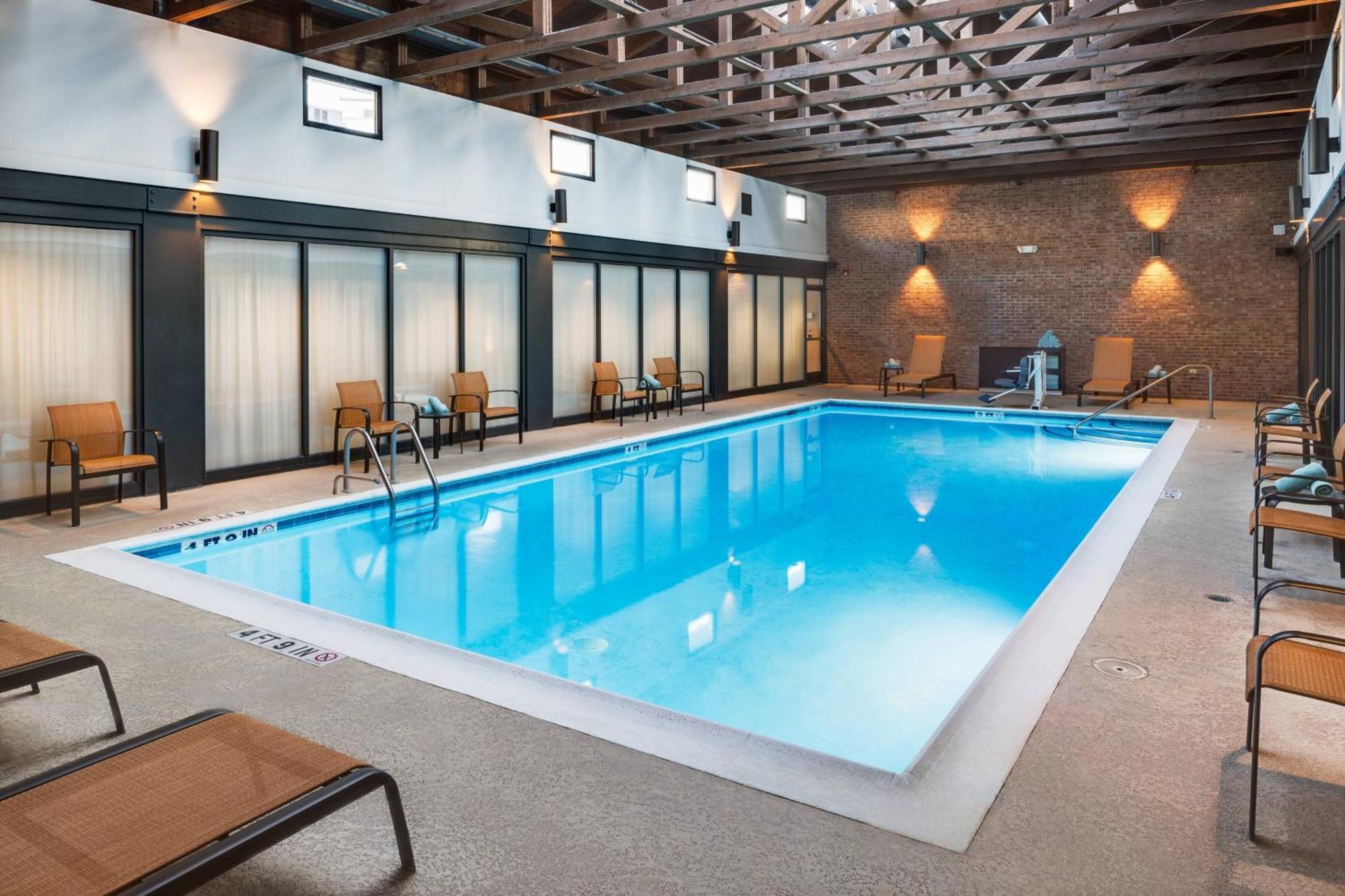 Отель Courtyard Hartford Кромвель Экстерьер фото