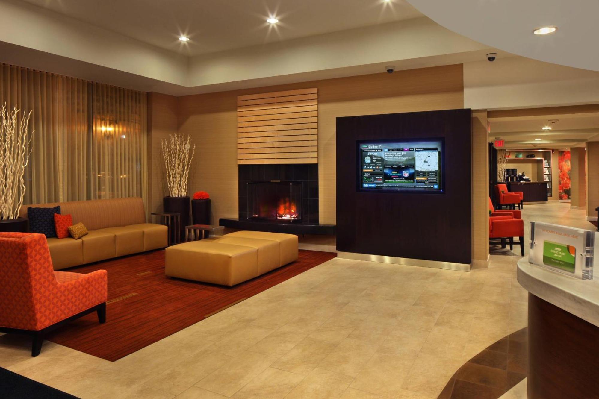 Отель Courtyard Hartford Кромвель Экстерьер фото
